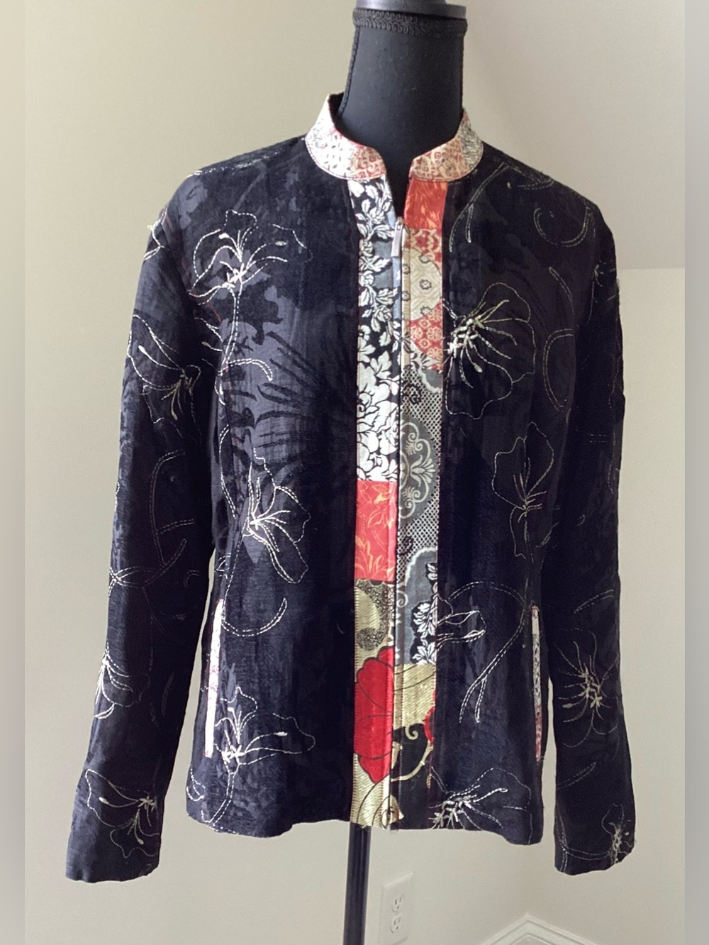 Chico’s Embroidered Patchwork Jacket Size 2 Boho Luxe Wearable Art Silk Medium